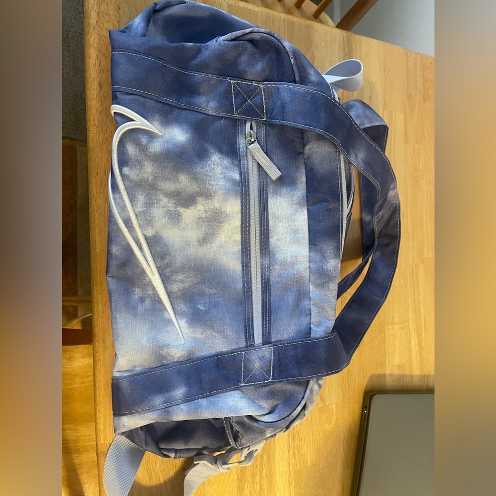 Nike small gym bag